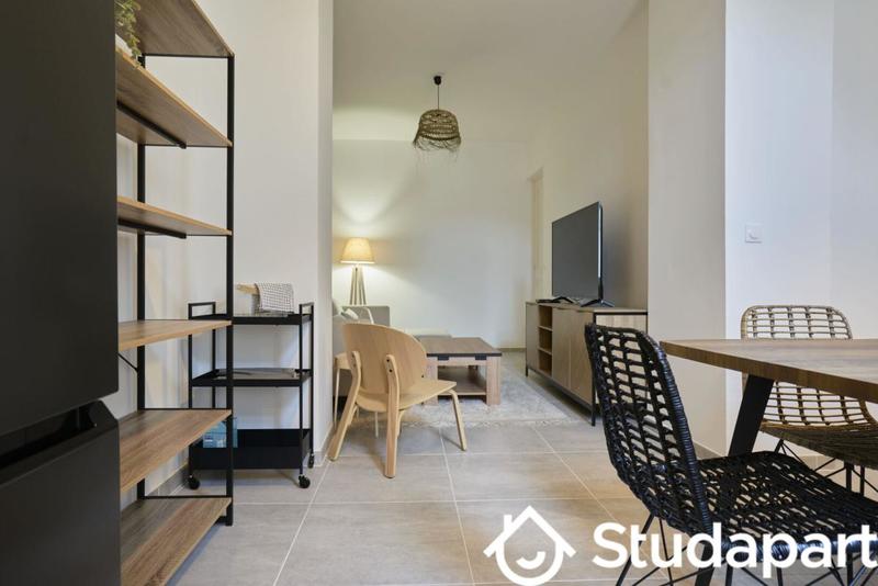 Chambre - 12 m² - 1 pièce