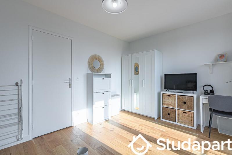 Chambre - 11 m² - 1 pièce