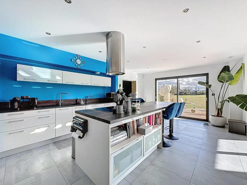 Maison - 260 m² - 10 pièces