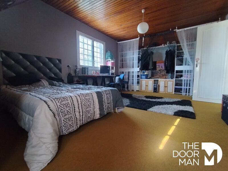 Maison - 190 m² - 8 pièces