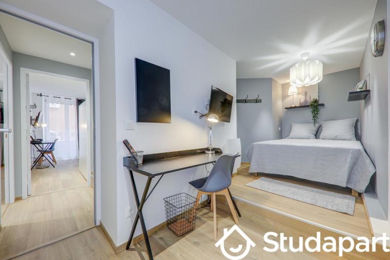 Chambre - 11 m² - 1 pièce