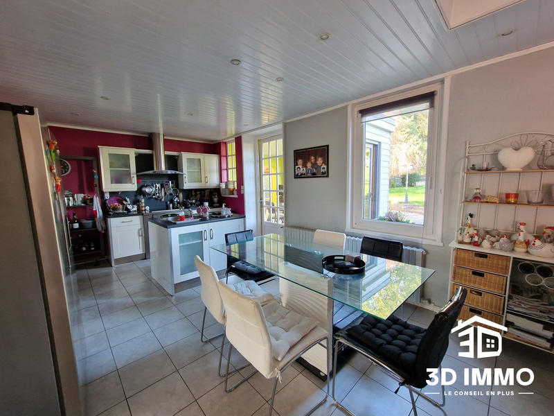 Maison - 260 m² - 8 pièces