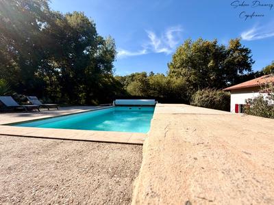 Maison - 185 m² - 5 pièces