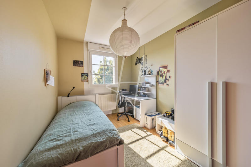 Maison - 96 m² - 5 pièces