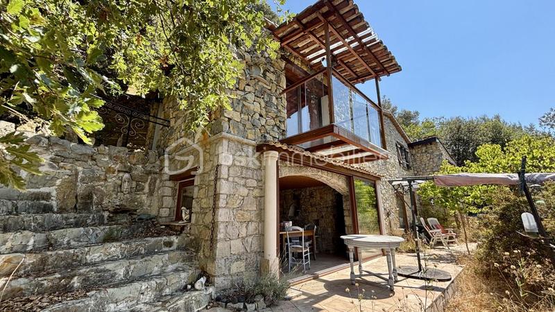 Maison en pierre - 77 m² - 3 pièces