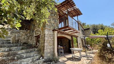 Maison en pierre - 77 m² - 3 pièces