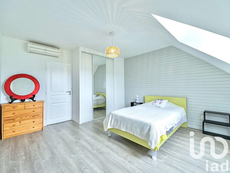 Maison - 205 m² - 9 pièces