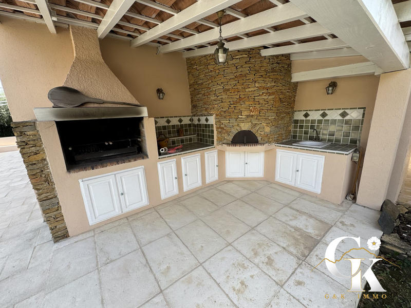 Maison traditionnelle - 154 m² - 7 pièces