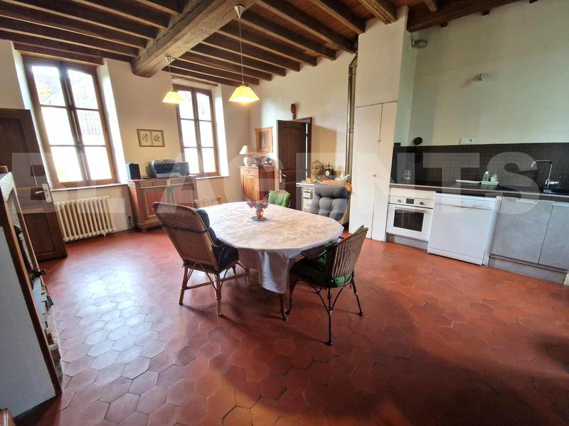 Propriété - 342 m² - 12 pièces