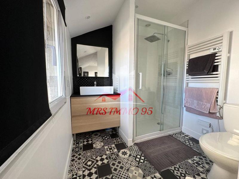 Propriété - 179 m² - 6 pièces