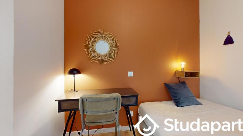 Chambre - 11 m² - 1 pièce