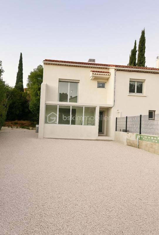 Maison - 99 m² - 4 pièces