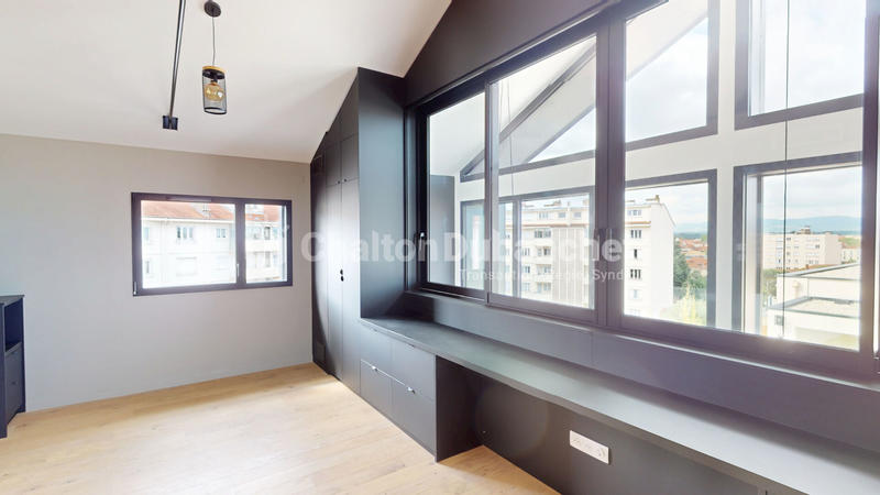 Maison - 121 m² - 7 pièces