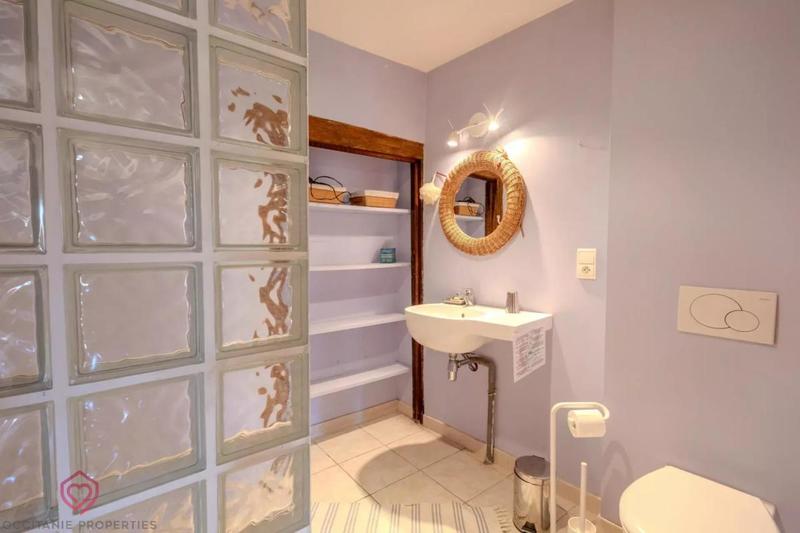 Corps de ferme - 700 m² - 17 pièces