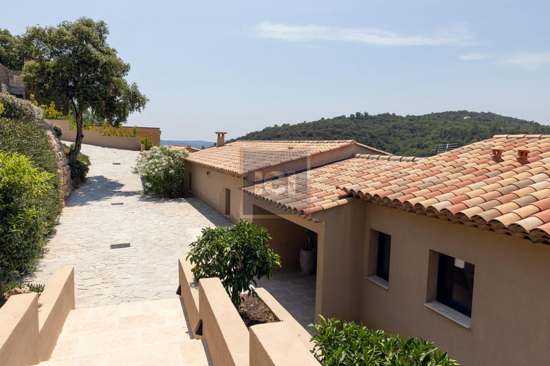 Villa - 220 m² - 6 pièces