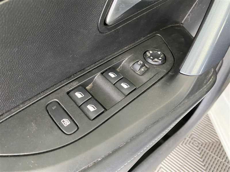 Peugeot 2008 1.5 BlueHDi 130 s&amp;S Eat8 Allure Business