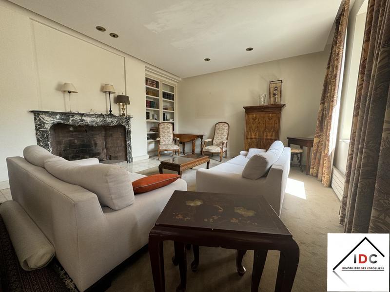 Appartement - 155 m² - 5 pièces