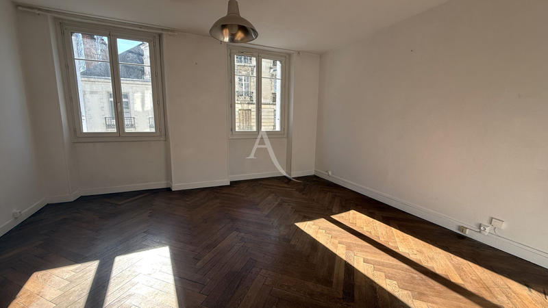Appartement - 105 m² - 5 pièces