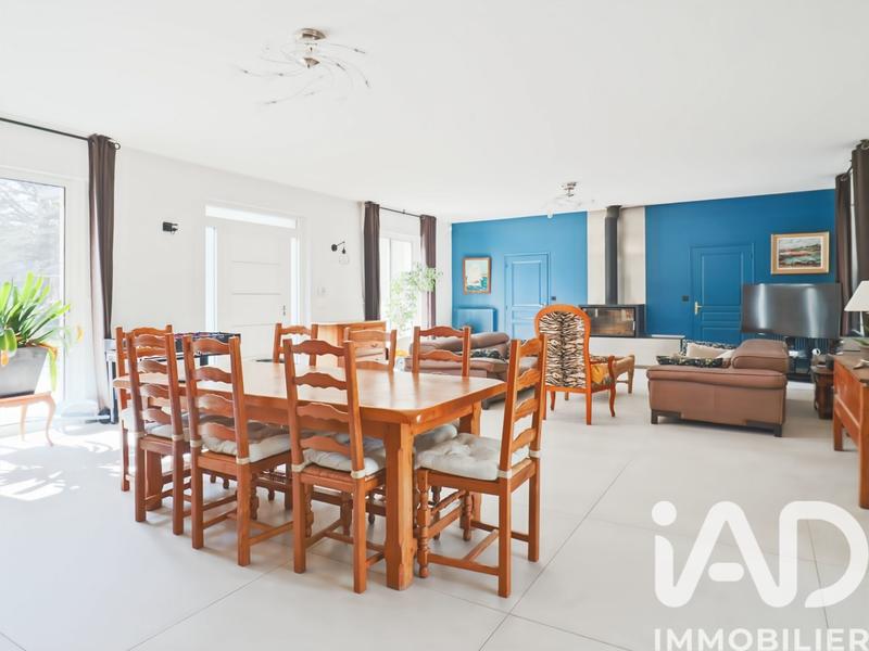 Maison - 202 m² - 5 pièces