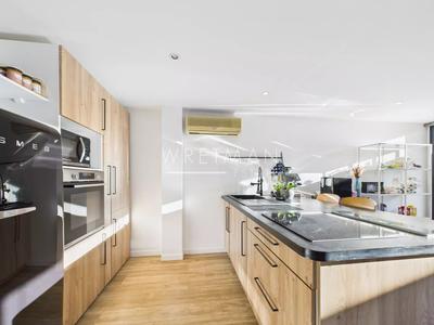 Loft - 86 m² - 4 pièces