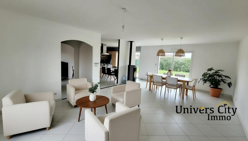 Maison - 152 m² - 8 pièces