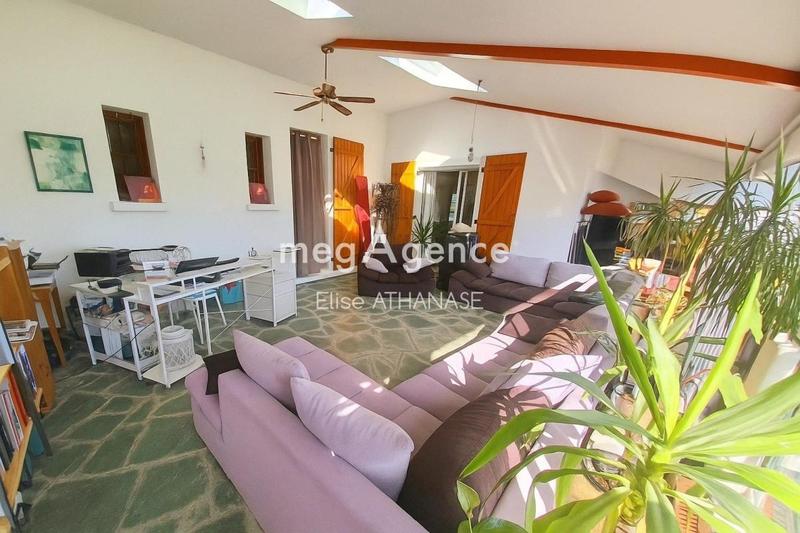 Maison - 205 m² - 7 pièces