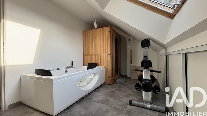 Appartement - 142 m² - 6 pièces