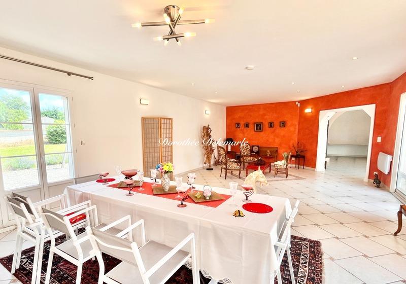 Maison - 408 m² - 10 pièces