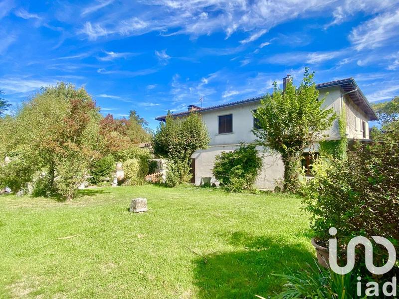 Maison - 240 m² - 10 pièces