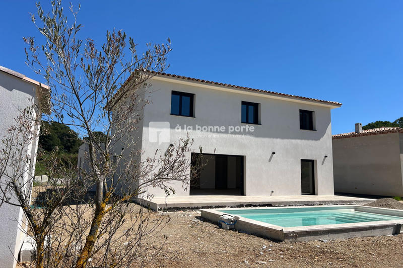 Villa - 140 m² - 5 pièces