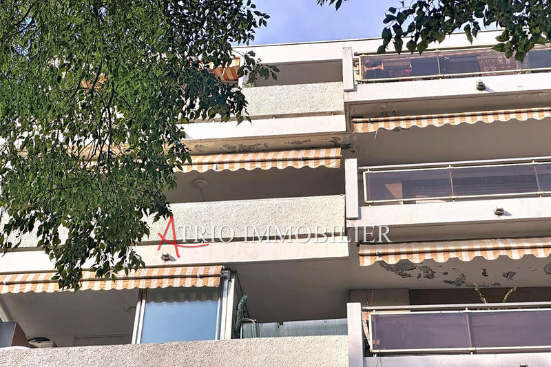 Appartement - 100 m² - 4 pièces