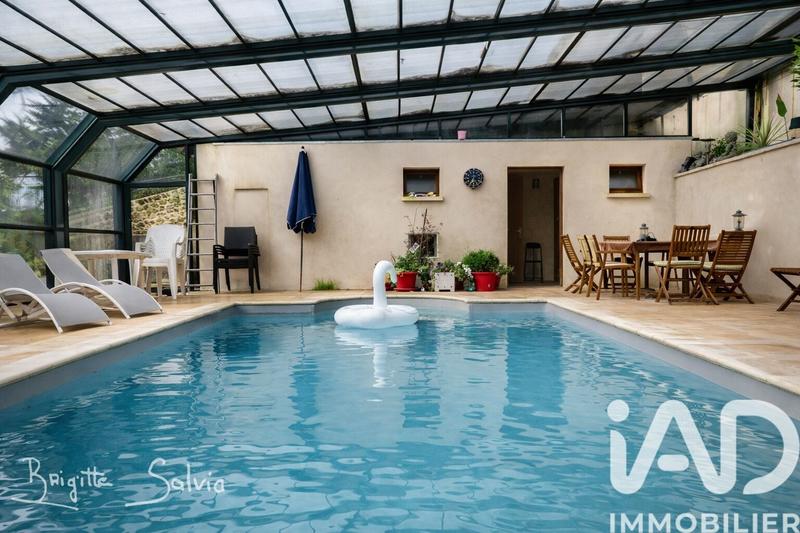 Maison - 258 m² - 9 pièces