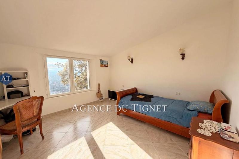 Maison traditionnelle - 216 m² - 6 pièces