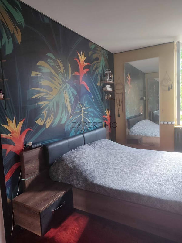 Maison - 225 m² - 10 pièces