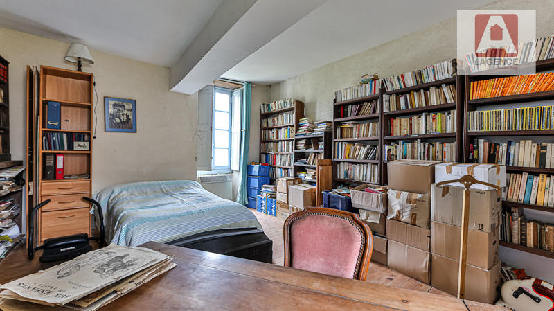 Maison - 240 m² - 6 pièces