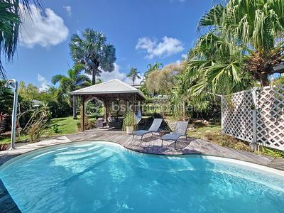 Propriété - 211 m² - 9 pièces