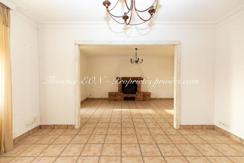 Maison - 225 m² - 7 pièces