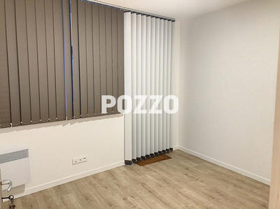 Local commercial - 90 m² - 2 pièces