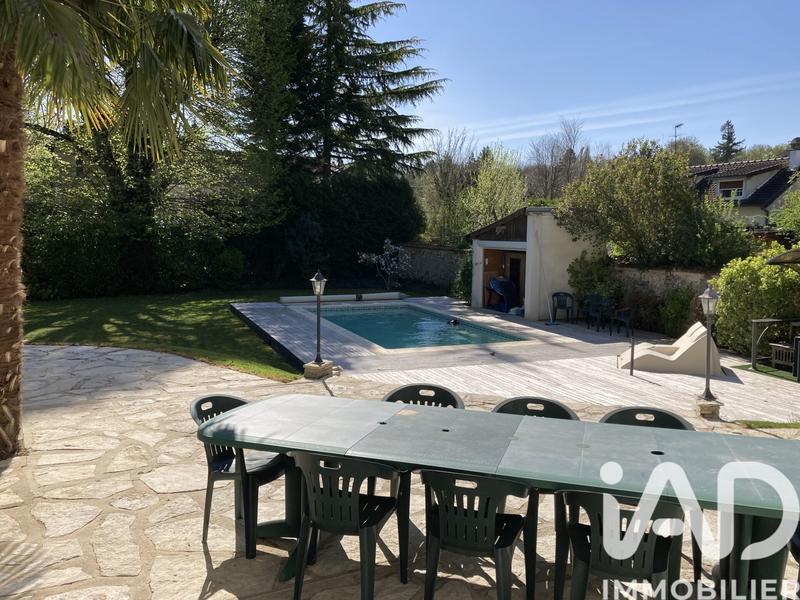 Maison - 318 m² - 10 pièces