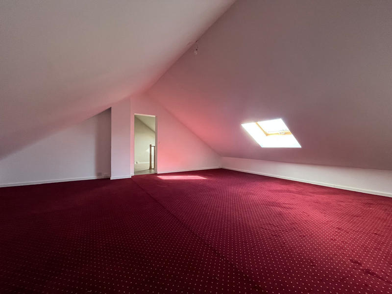 Maison - 185 m² - 8 pièces