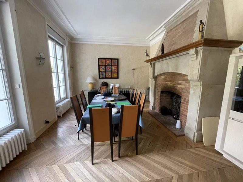 Maison - 350 m² - 12 pièces