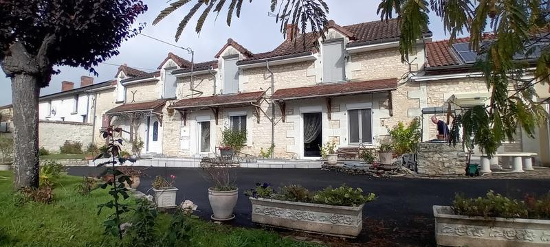 Maison traditionnelle - 227 m² - 7 pièces