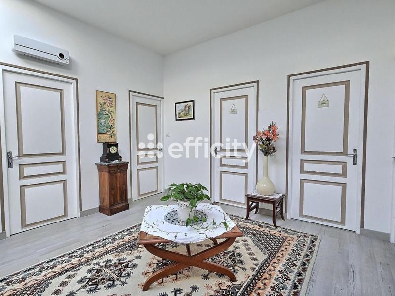 Maison - 204 m² - 6 pièces
