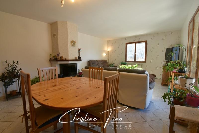 Maison - 199 m² - 14 pièces