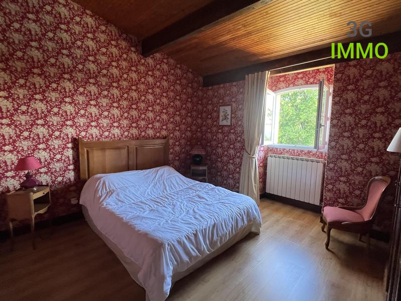 Maison - 375 m² - 10 pièces