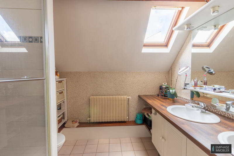 Maison contemporaine - 184 m² - 7 pièces