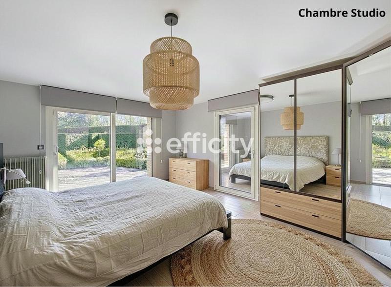 Maison - 375 m² - 8 pièces