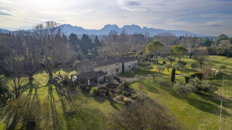 Mas - 460 m² - 14 pièces