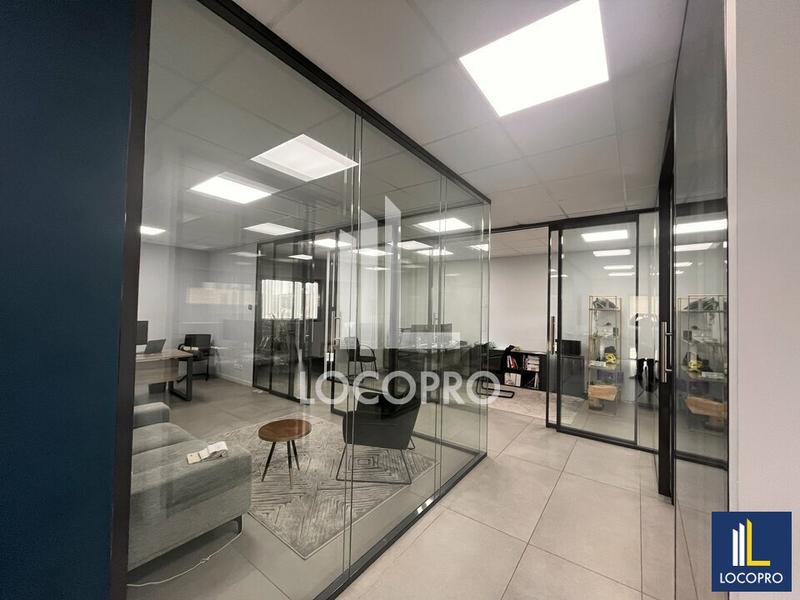 Local d'activité / Entrepôt - 3 700 m²