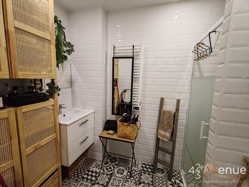 Immeuble - 200 m² - 12 pièces